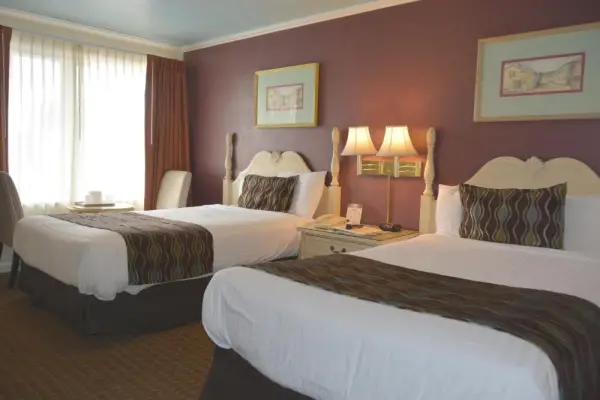 Oasis Inn and Suites 4